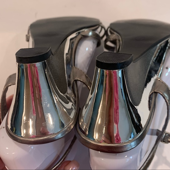 VIZANI stunning grey sandal size 11 with slight wedge for ultimate comfort. New - Picture 7 of 14